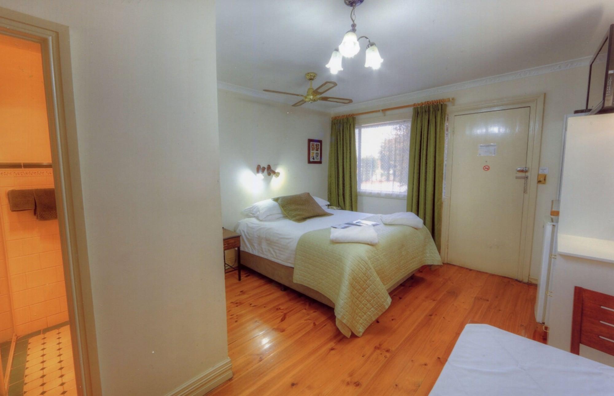 The Lodge Outback Motel Broken Hill Ngoại thất bức ảnh