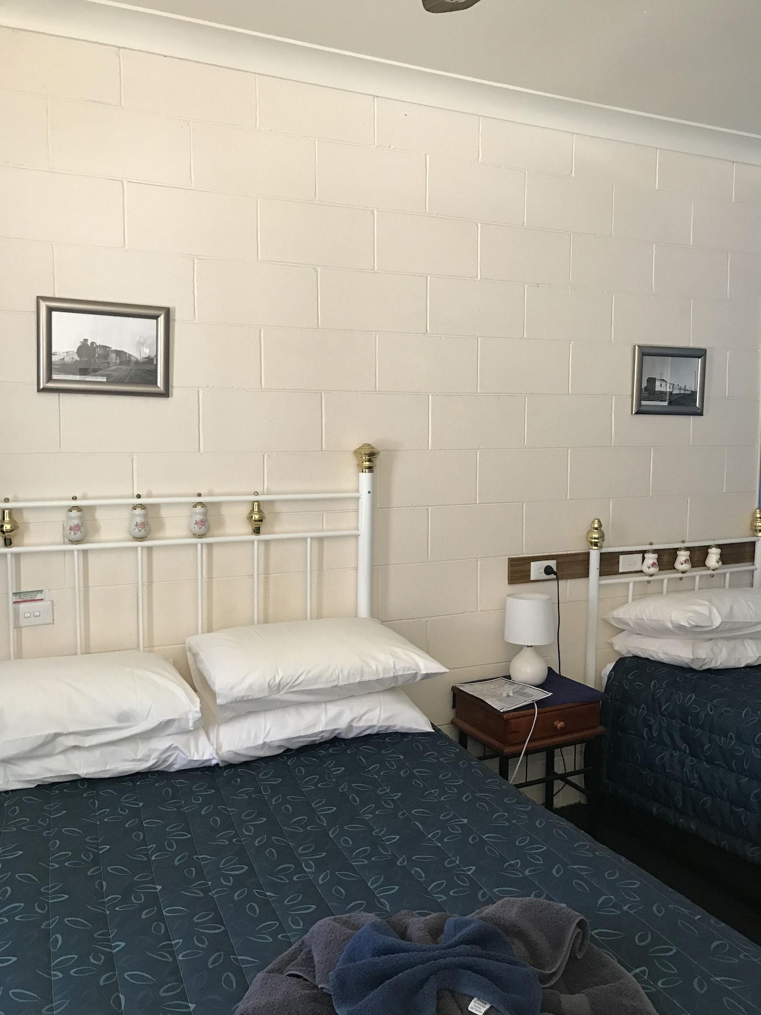 The Lodge Outback Motel Broken Hill Ngoại thất bức ảnh