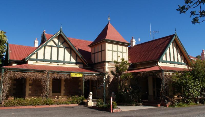 The Lodge Outback Motel Broken Hill Ngoại thất bức ảnh