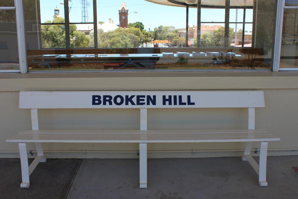 The Lodge Outback Motel Broken Hill Ngoại thất bức ảnh