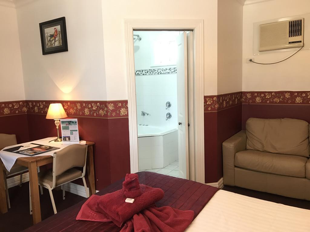 The Lodge Outback Motel Broken Hill Ngoại thất bức ảnh