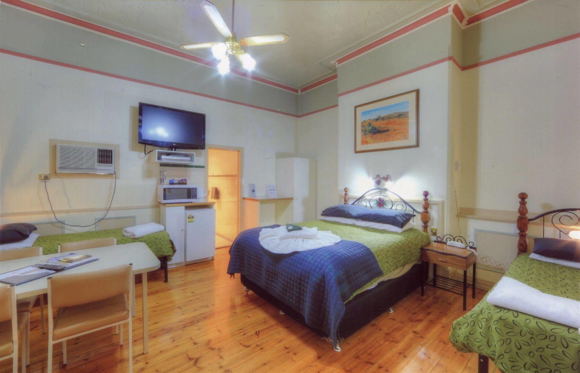 The Lodge Outback Motel Broken Hill Ngoại thất bức ảnh