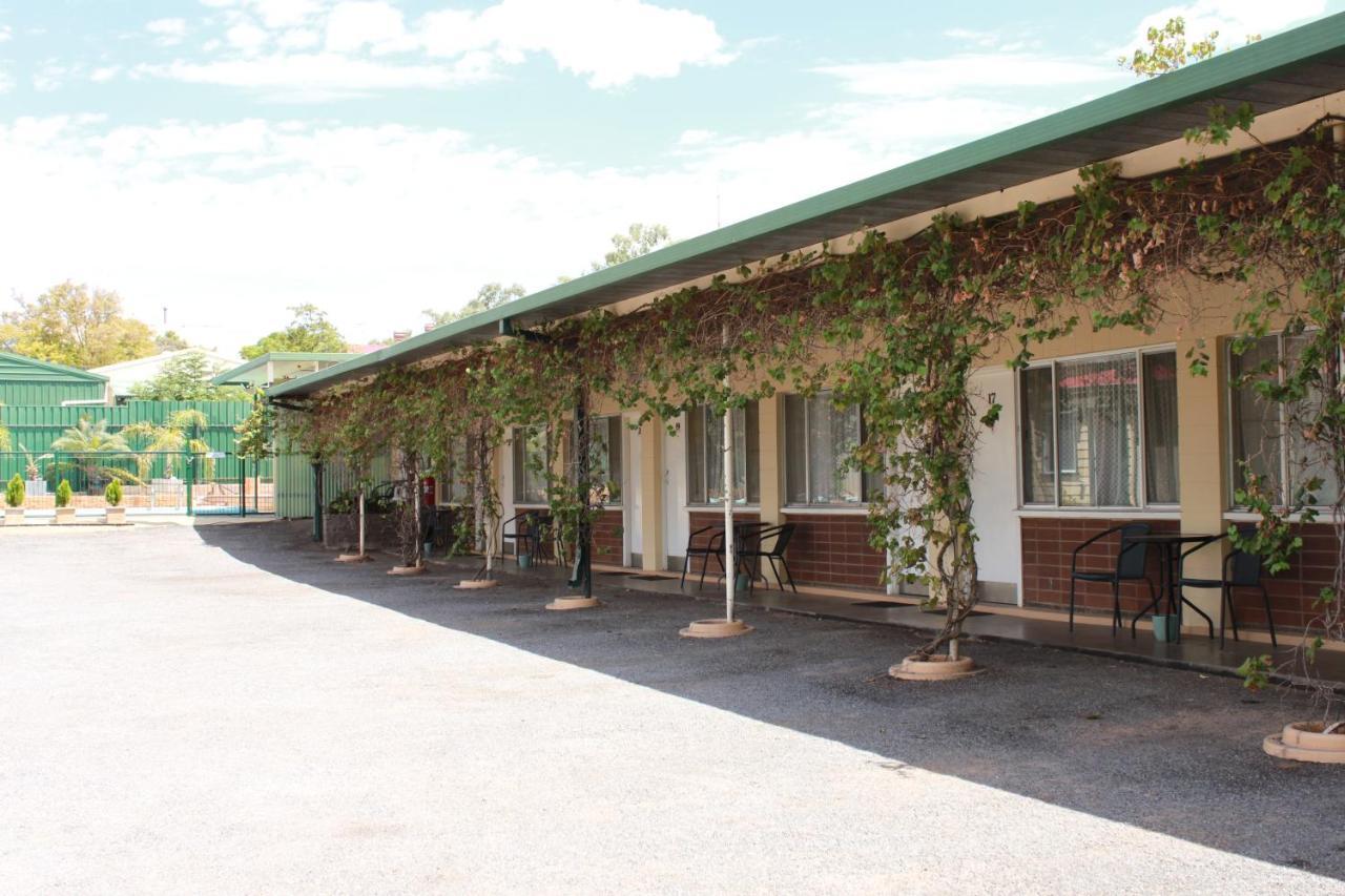 The Lodge Outback Motel Broken Hill Ngoại thất bức ảnh